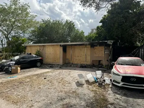 3910 SW 34th Avenue West Park FL 33023