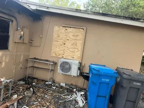 3910 SW 34th Avenue West Park FL 33023