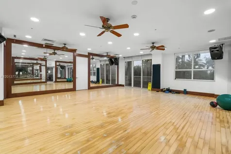 19501 W Country Club Drive Aventura FL 33180