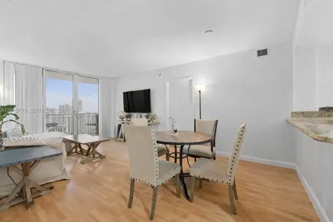 19501 W Country Club Drive Aventura FL 33180