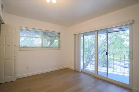 3239 W Trade Avenue Miami FL 33133