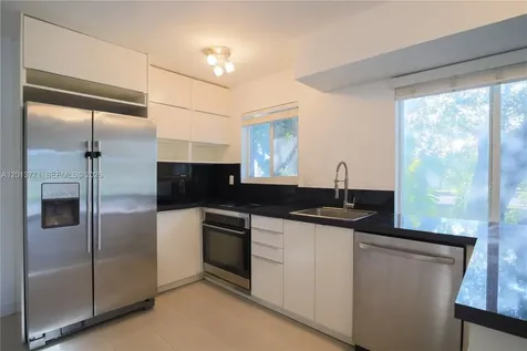 3239 W Trade Avenue Miami FL 33133