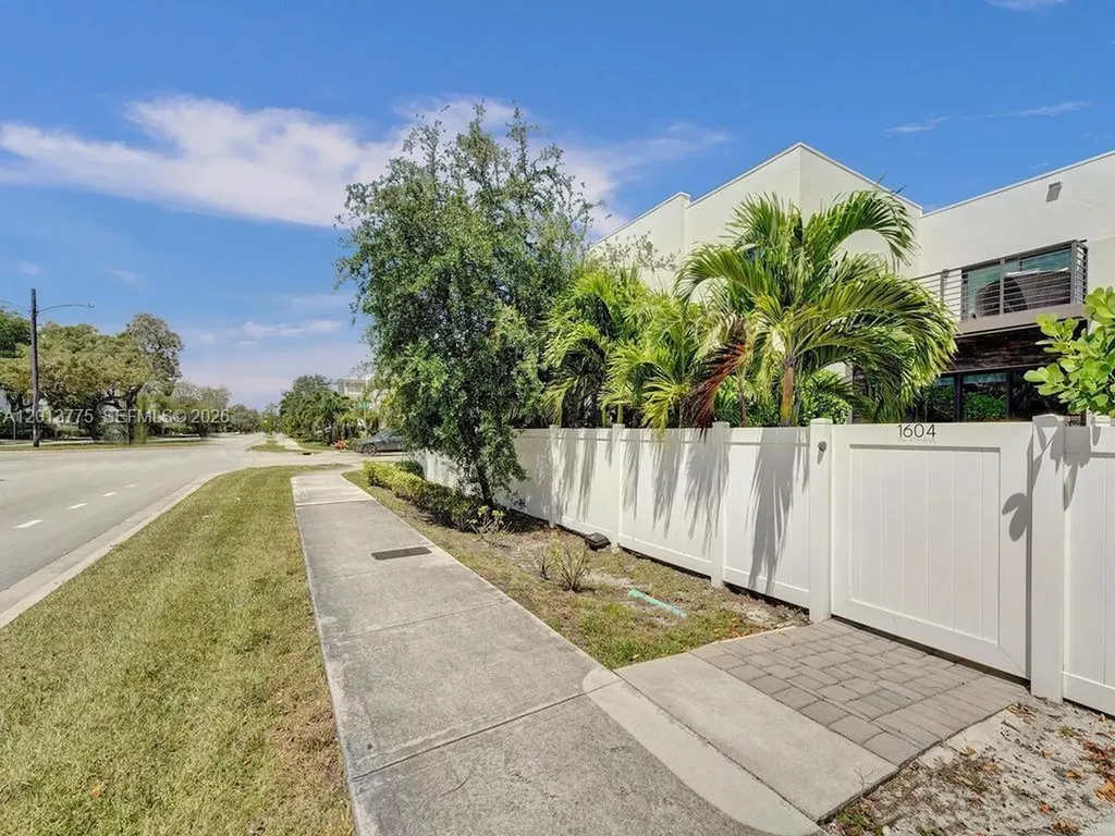 1604 SW 4th Avenue Fort Lauderdale FL 33315