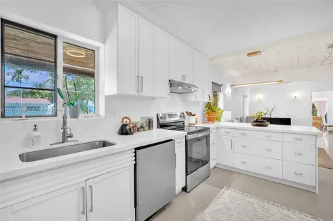470 NE 113th Street Miami FL 33161