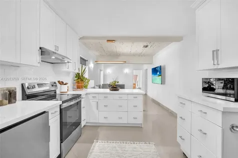 470 NE 113th Street Miami FL 33161