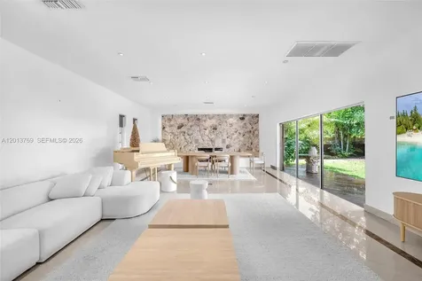470 NE 113th Street Miami FL 33161