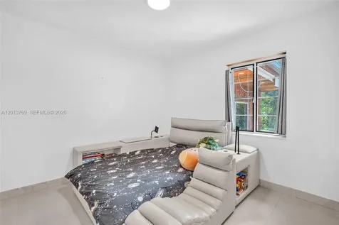 470 NE 113th Street Miami FL 33161