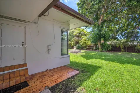 470 NE 113th Street Miami FL 33161