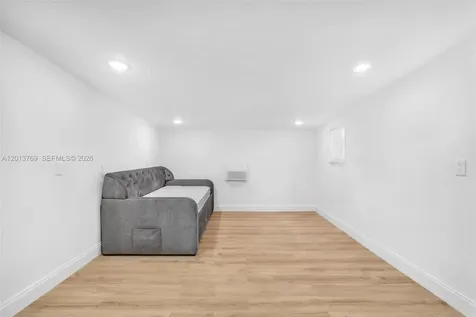 470 NE 113th Street Miami FL 33161