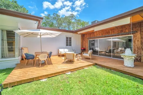 470 NE 113th Street Miami FL 33161