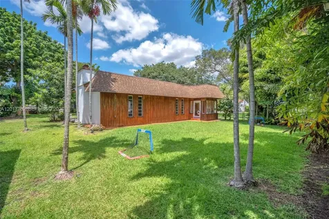 470 NE 113th Street Miami FL 33161