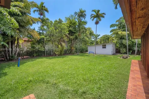 470 NE 113th Street Miami FL 33161