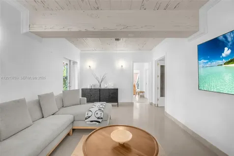 470 NE 113th Street Miami FL 33161