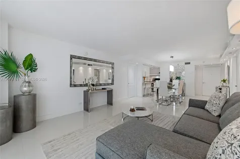 6039 Collins Avenue Miami Beach FL 33140