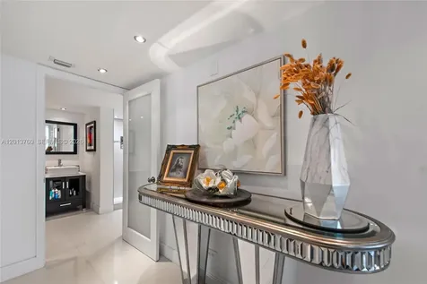 6039 Collins Avenue Miami Beach FL 33140