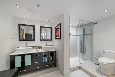 6039 Collins Avenue Miami Beach FL 33140