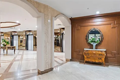 6039 Collins Avenue Miami Beach FL 33140