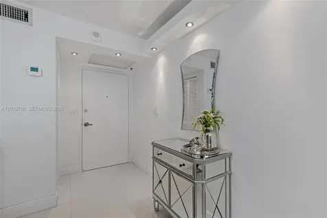 6039 Collins Avenue Miami Beach FL 33140