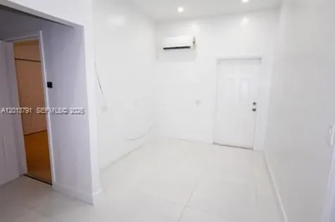 5743 SW 18th Street West Park FL 33023