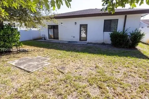 5743 SW 18th Street West Park FL 33023