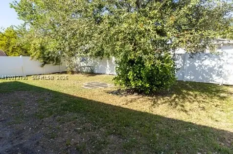 5743 SW 18th Street West Park FL 33023