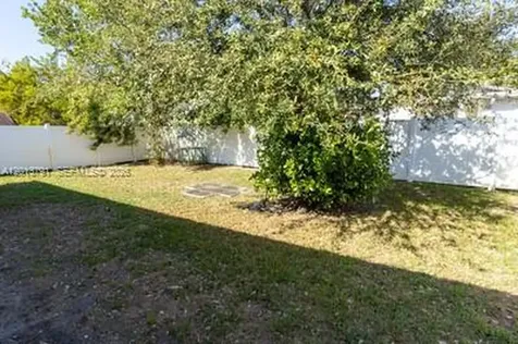 5743 SW 18th Street West Park FL 33023