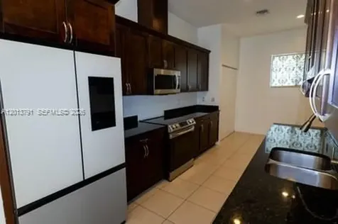 5743 SW 18th Street West Park FL 33023