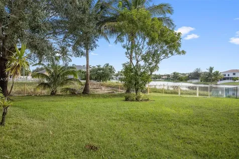 192 SW 204th Avenue Pembroke Pines FL 33029