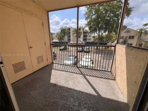 8373 Lake Drive Doral FL 33166