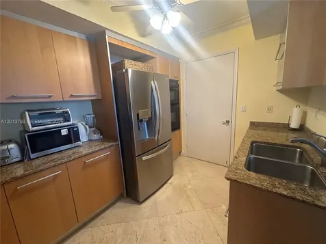 18911 Collins Avenue Sunny Isles Beach FL 33160