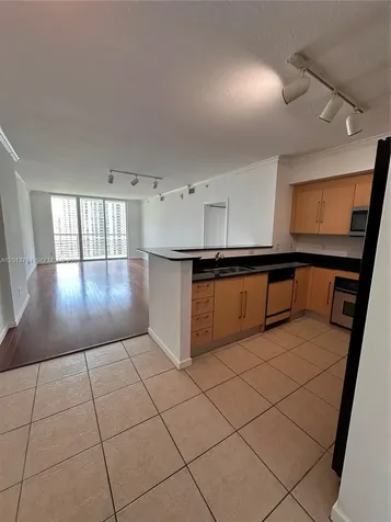 325 S Biscayne Boulevard Miami FL 33131