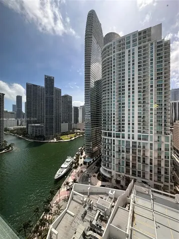 325 S Biscayne Boulevard Miami FL 33131