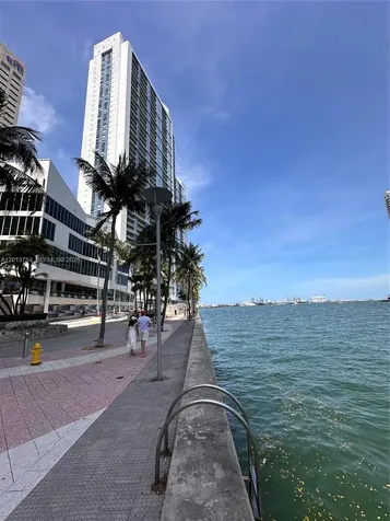 325 S Biscayne Boulevard Miami FL 33131