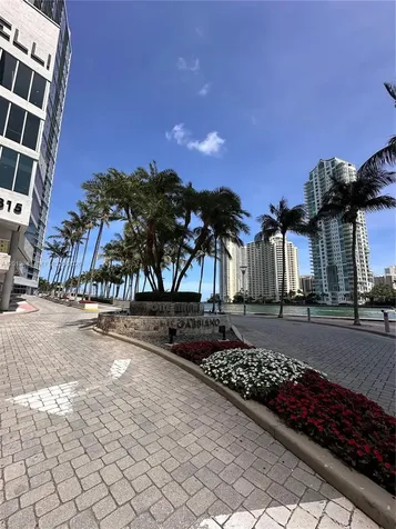 325 S Biscayne Boulevard Miami FL 33131