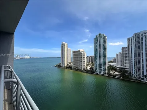 325 S Biscayne Boulevard Miami FL 33131