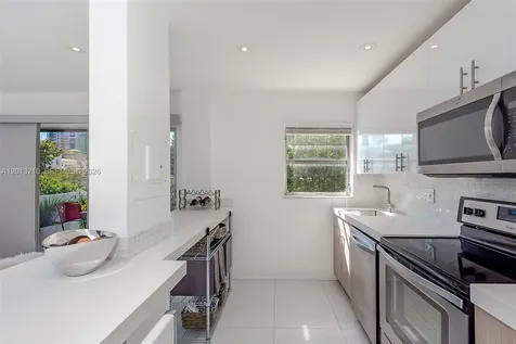 221 Meridian Avenue Miami Beach FL 33139