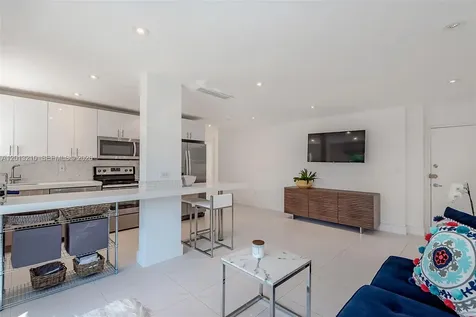 221 Meridian Avenue Miami Beach FL 33139