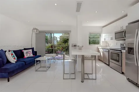 221 Meridian Avenue Miami Beach FL 33139