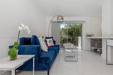 221 Meridian Avenue Miami Beach FL 33139