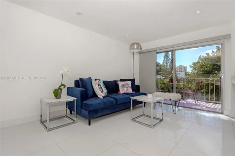 221 Meridian Avenue Miami Beach FL 33139