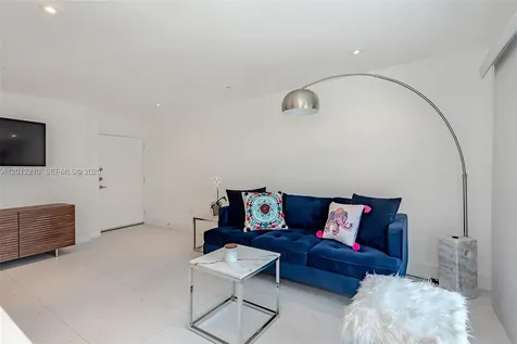 221 Meridian Avenue Miami Beach FL 33139