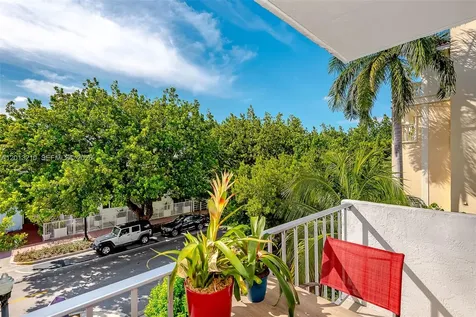 221 Meridian Avenue Miami Beach FL 33139