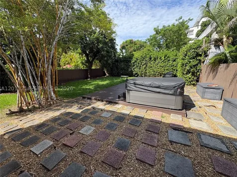 250 SW 19th Road Miami FL 33129