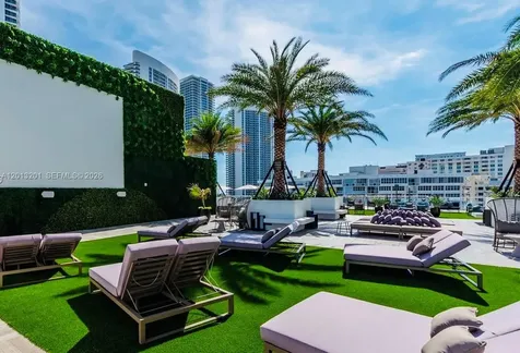 4010 S Ocean Drive Hollywood FL 33019