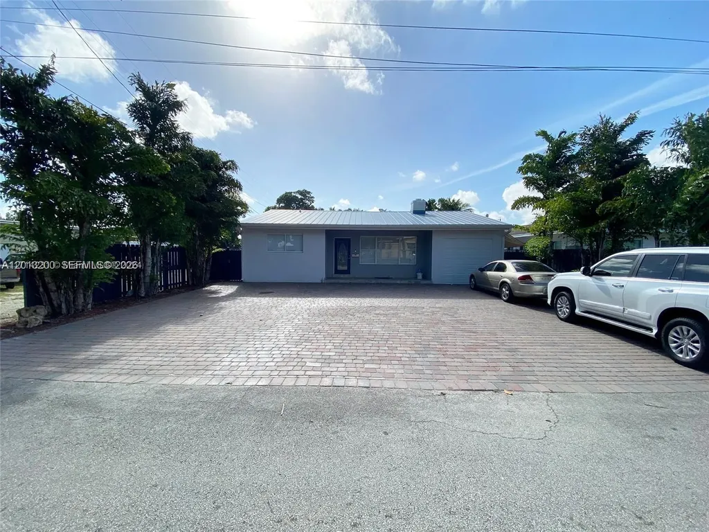 214 NE 108th Miami FL 33161