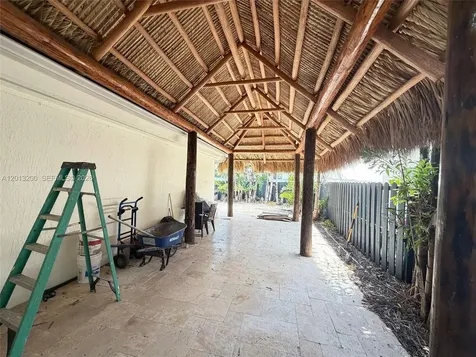214 NE 108th Miami FL 33161