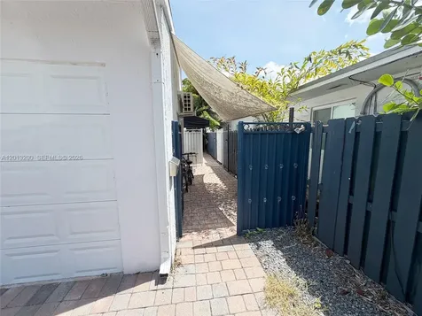 214 NE 108th Miami FL 33161