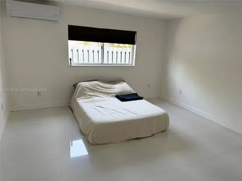 214 NE 108th Miami FL 33161