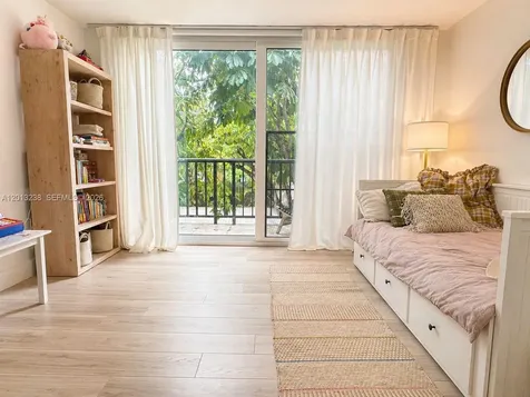 2984 Mary Street Miami FL 33133