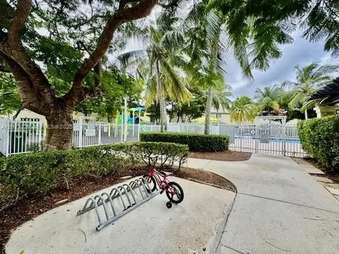 2567 Cordoba Bend Weston FL 33327